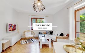 Stylish Historical Apartment + Backyard